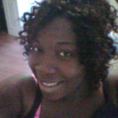 xlivingnemox's profile picture. 