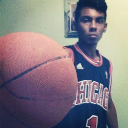 #NoProblemo Están las personas que ven el vaso medio vacío y otras como YO que lo ven medio lleno
Frases, Musica, Deportes y mas... aqui sigueme..