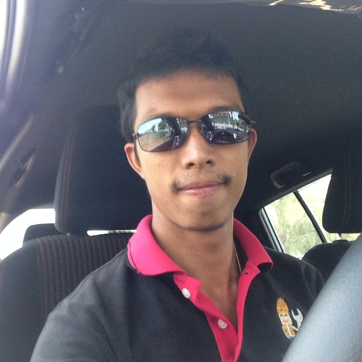 I'm Furt. 4th year student at King Mongkut's Institute of Technology Ladkrabang in major of Food Engineering. Still single :) . Wanna know more just mention me.