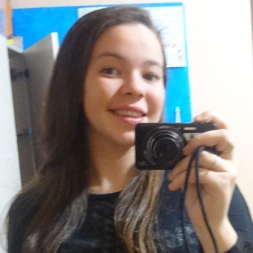 chocólatra, praieira, ciumenta, querida, divertida, enfim ;D