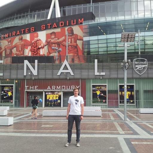Arsenal fan. 
To the Wine in FPL and Eliteserien Fantasy 💣