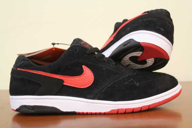 Menjual berbagai macam SEPATU, JAKET SPORT, JAM TANGAN dan DITROBUTOR KAOS FUTSAl. PIN:274f2cab-29166238 085711339978-082112808525