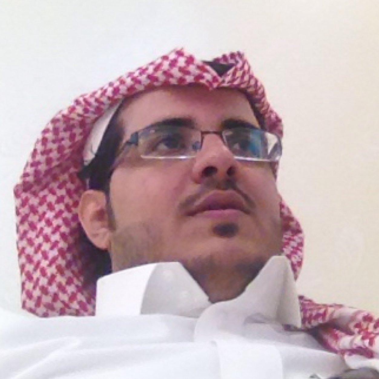 يستحيل إرضاء الناس في كل ألامور لذا فإن همنا الوحيد ينبغي أن ينحصر في إرضاء ضمائرنا !!!!!