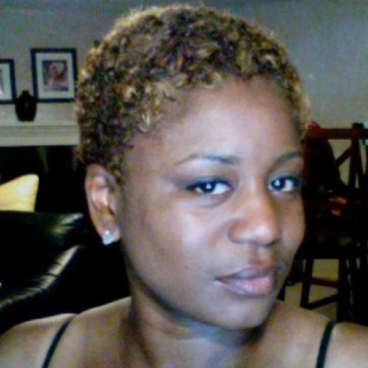 Mybellavita43's profile picture. 