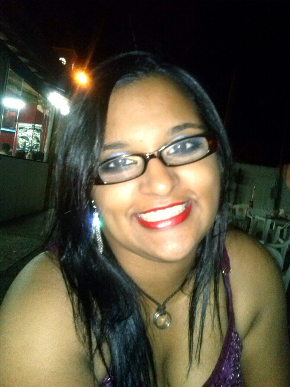 Sou uma pessoa muito alegre que adora fazer novas amizades,amo o mundoi dos rodeios,sou competidora de tres tambores,i vim aqui pra conhecer novas pessoas,