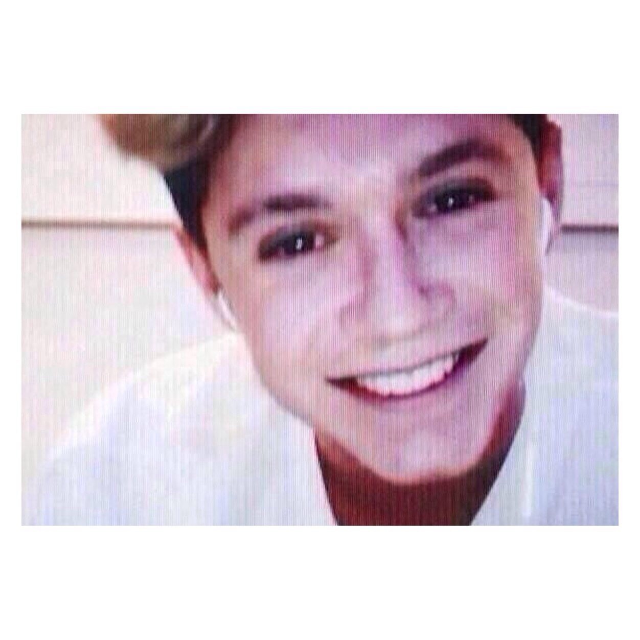 ☠Follow @salutinghoran & @miaakayy bc you're cute and we love you cutie☠