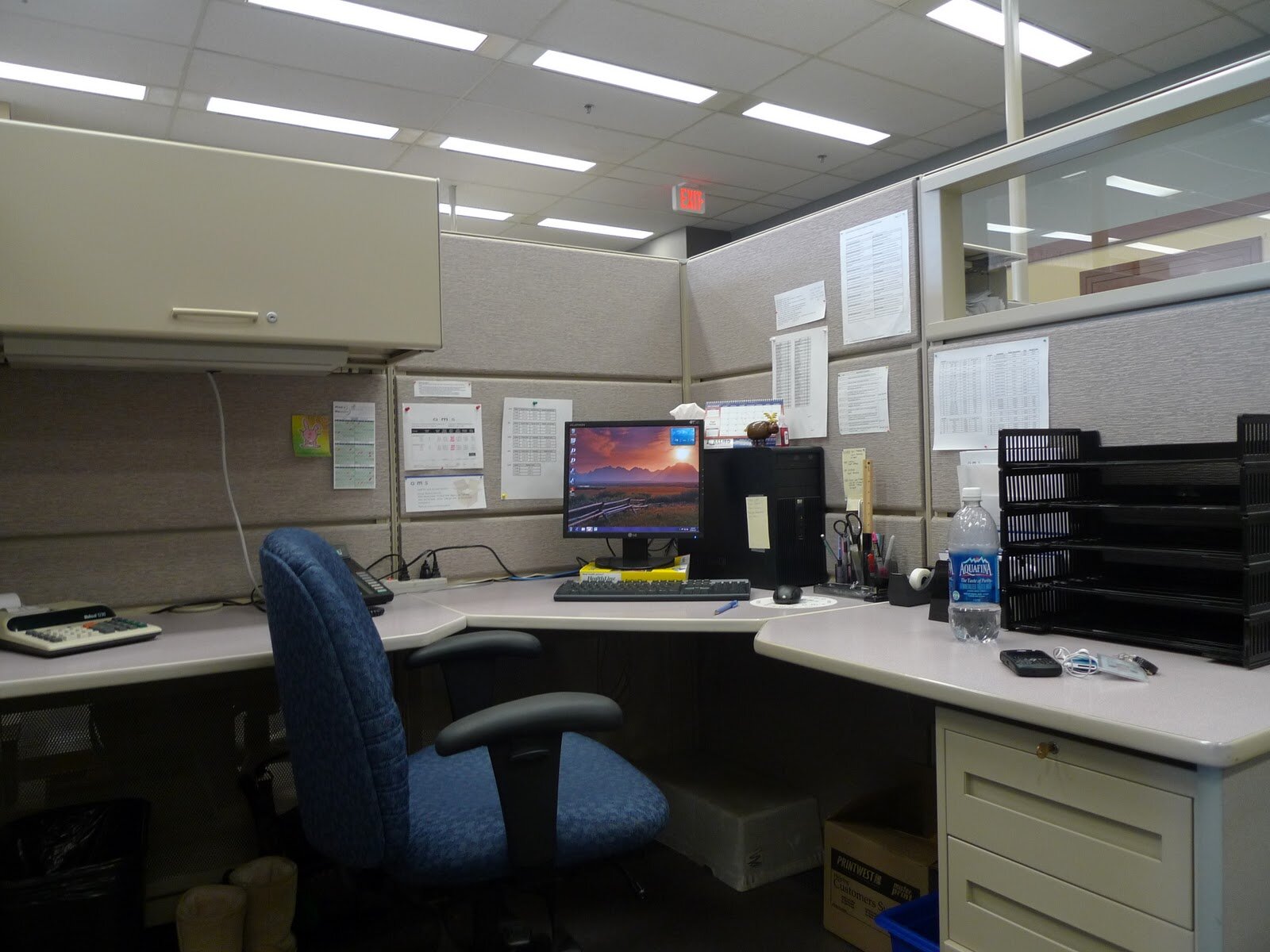 Crying out in the name of cubicle drones everywhere.