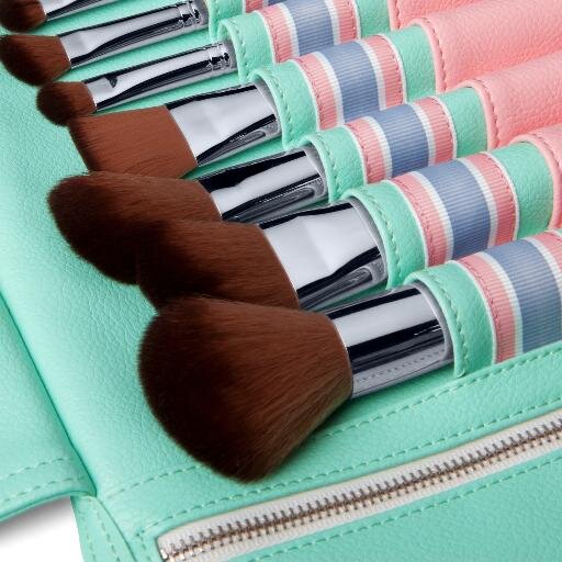 We put the Art in Makeup ARTistry.