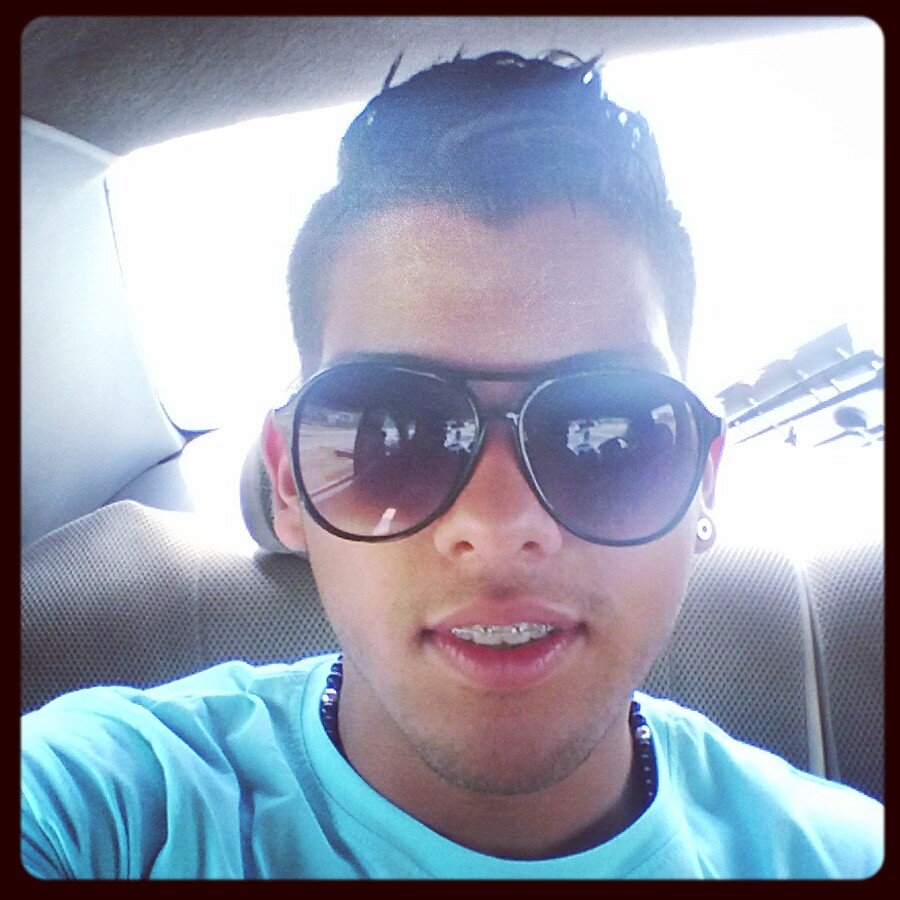 hebert_rivero's profile picture. La gloria no es de los vivos es de los caídos q lucharon y dejaron huellas en su trayectoria