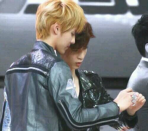 Fanpage : Krislay fanclub'Thailand :) #แอดกาแล็กซี่