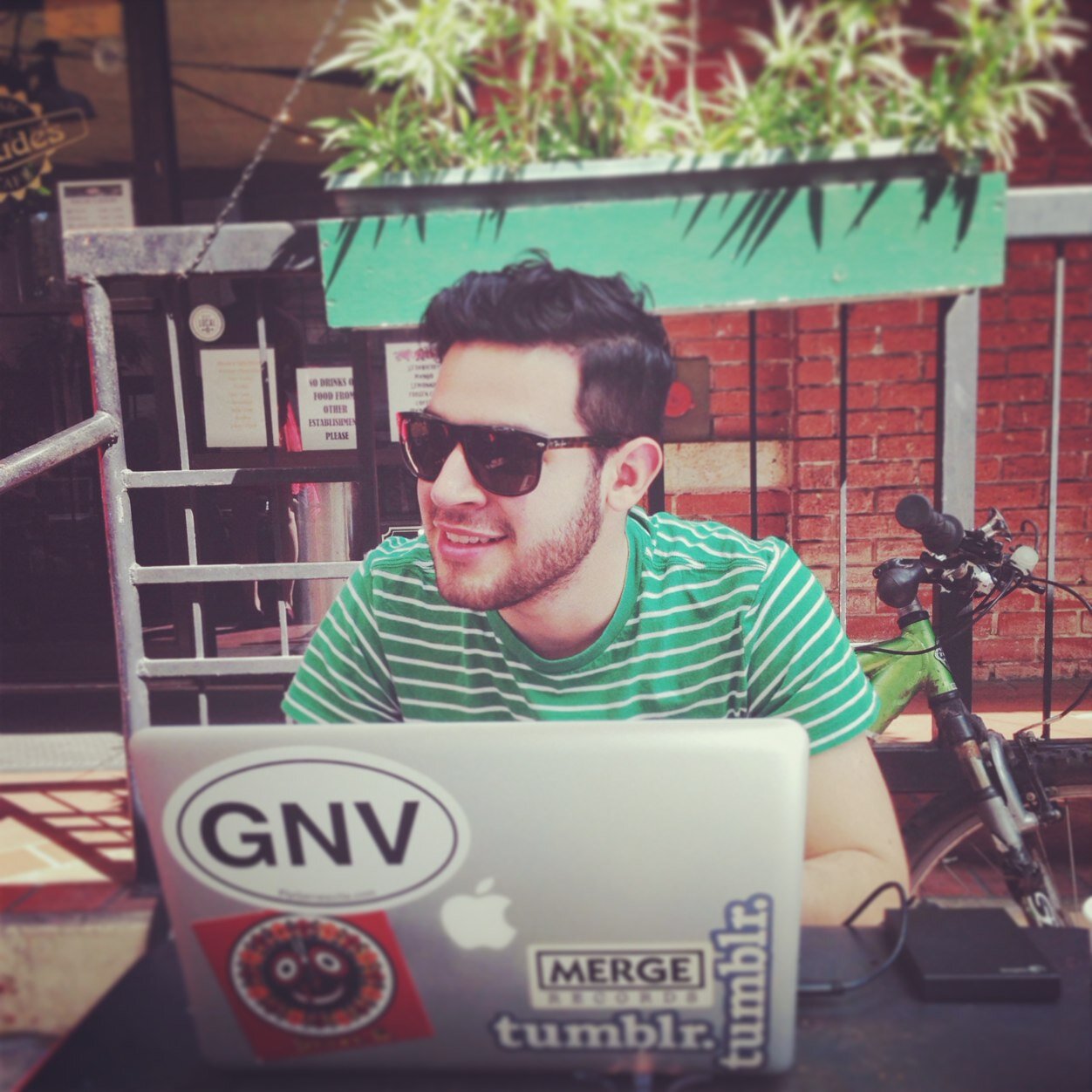 esteban_arturo1's profile picture. in search for the right things