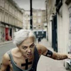 Give your best smile to everyone, but give your love one is only for one person. My inspiration @GD☮♥