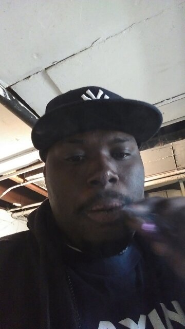 PharoahTeague's profile picture. get money no time for broke Shit..