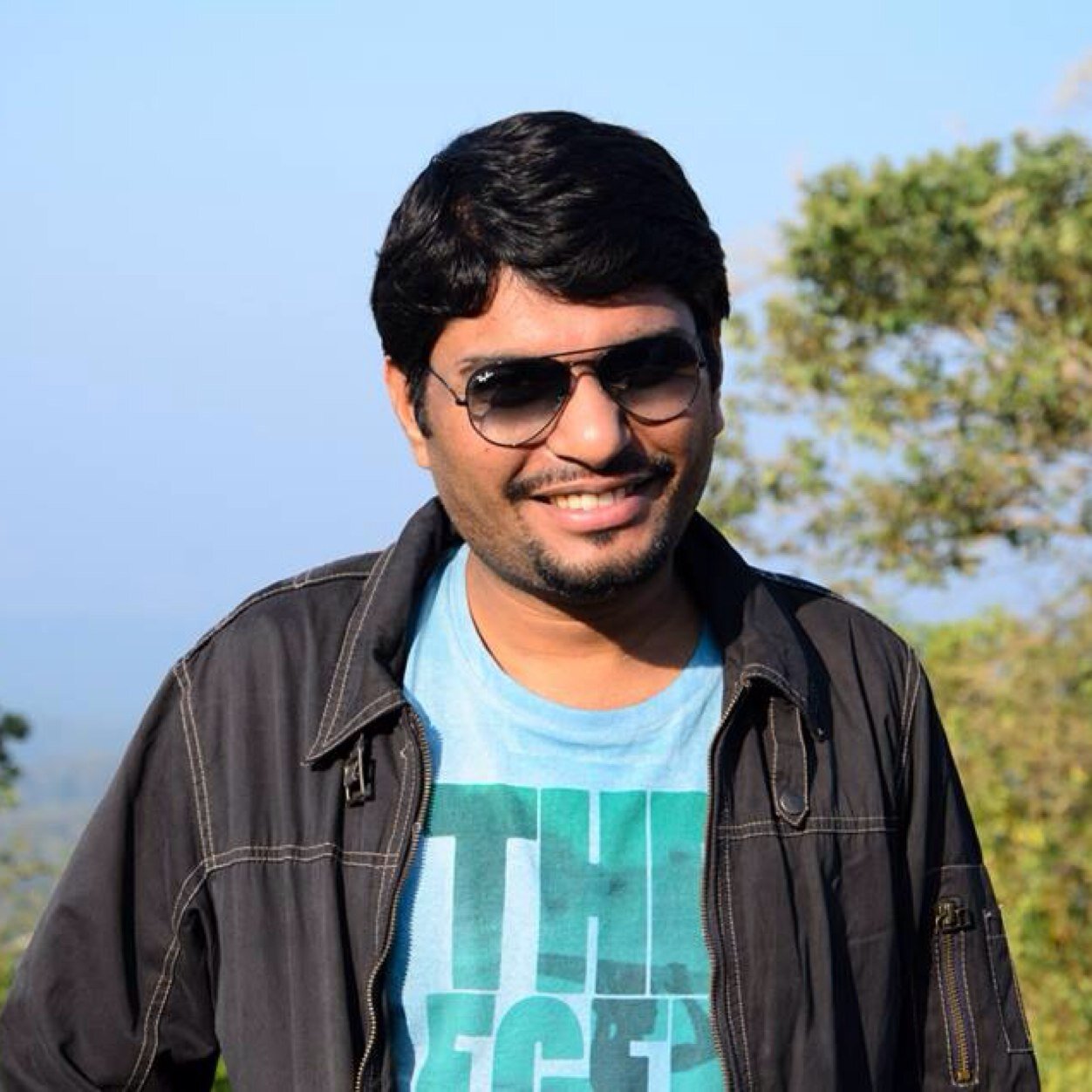 Enthusiast about finance & automotive sector, loves reading (finance, legality, successful people {past, journey to success, mindset}). Working with FORD.