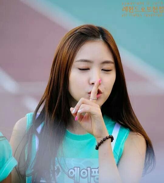 @KwanPanutt.PinkPanda&SoneThailand. I love you. And unnie Fighting..
