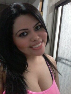 tanialira14's profile picture. 