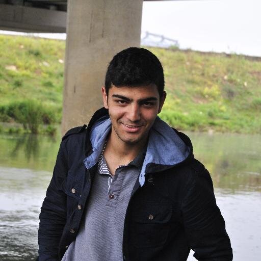 sözün bittiği yerdeyim ne merdivenle tırmanır nede asansörle çıkarsın torpil geçmez burda sadece benliğinle varsın   (paşa)