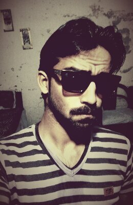 NeVer GiVe uP......I alWays liVe in yoUr dReamZ....ProUd PaKiStAnI.....;-)