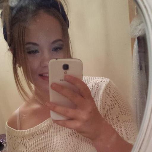 i love! fashion!! and makeup :* please follow  me on FACEBOOK! Holly Mcpherson !!!!!!!!!!!!!!!!xx