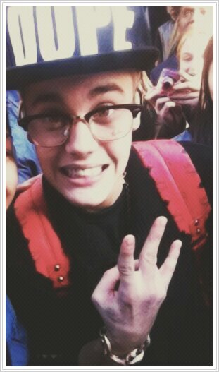 Jb|JustinJIAri|NashICody|Emblem3+faves follow