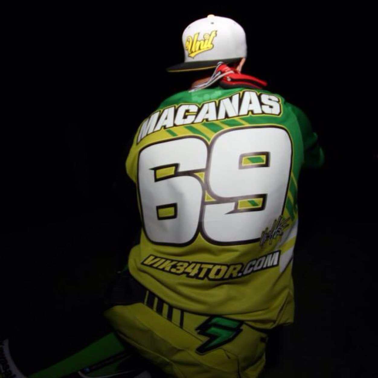 Piloto de Motocross y Supercross.2 veces Campeón de España de Motocross y Campeon de Europa de Supercross.
