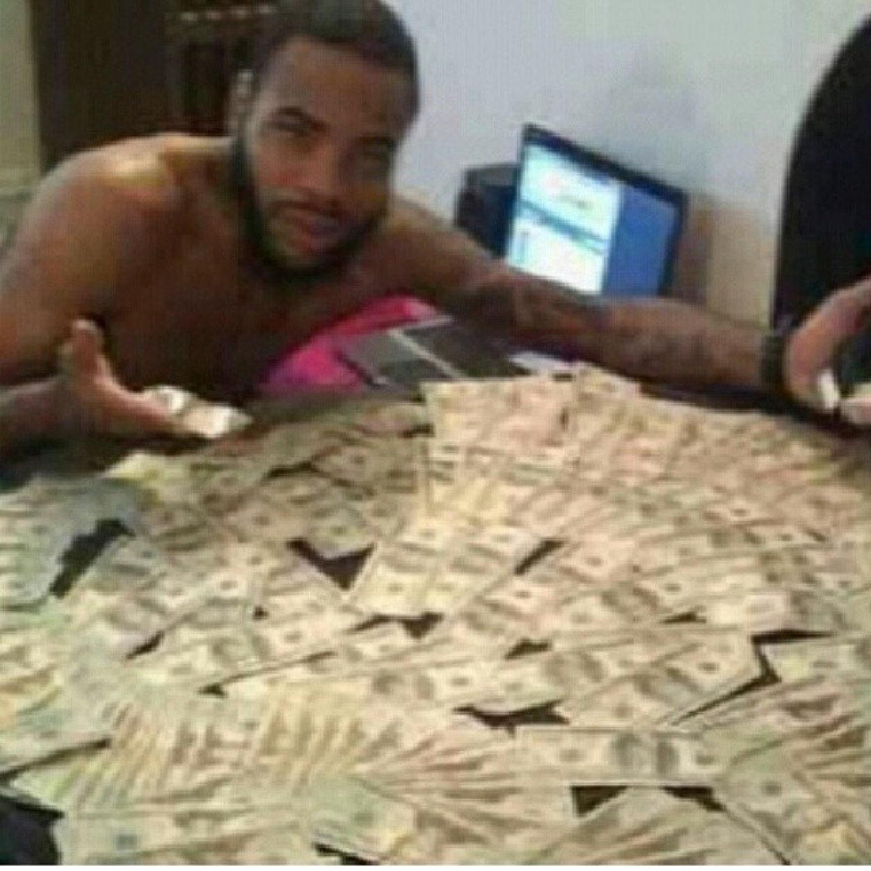 Scared money dont make no money . Fast cash , just hmu . Dm me & we can make money together