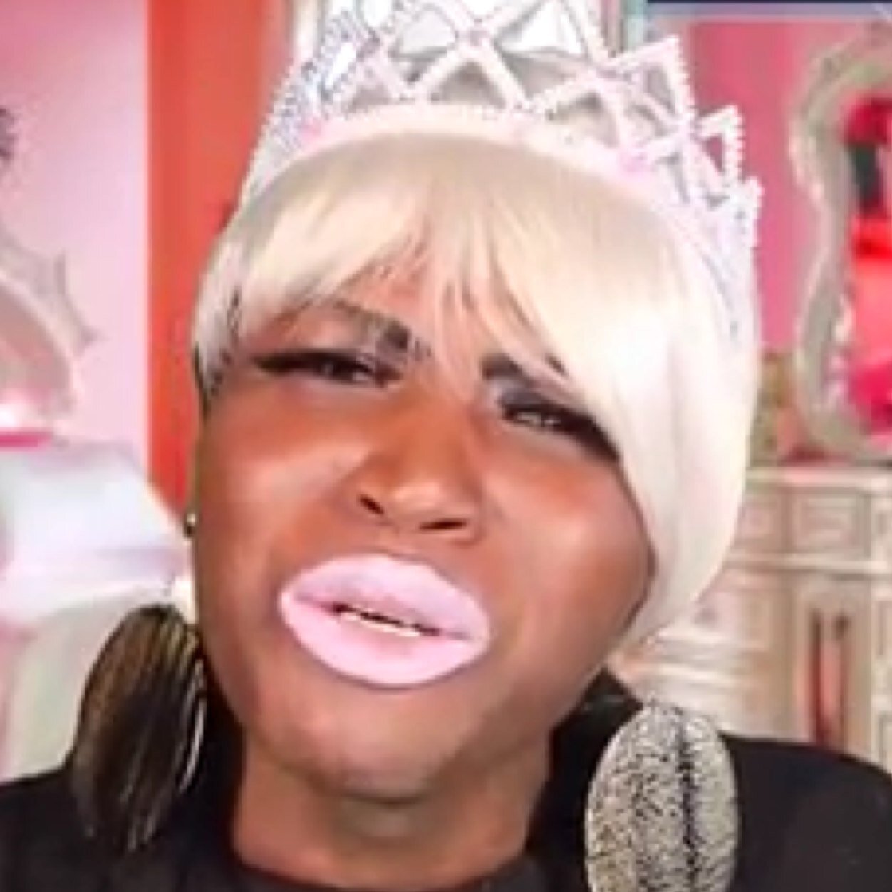 I don't like mess and i dont like drama but i live for the bullshit. I LIVE FOR THE BULLSHIT. World Known Internet Blogger, Motivational Speaker & Shit Talker.