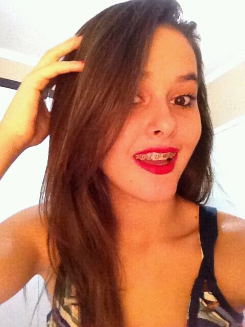 Faço de mim casa de sentimentos bons, onde a má fé nao faz moradia e a maldade nao se cria. ; Instagram : psiconathy    wpp :  47 88504010