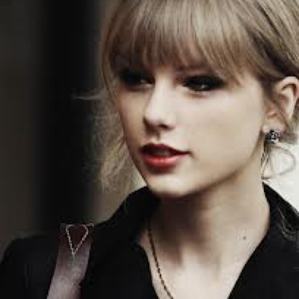 This is a swiftie fandom page