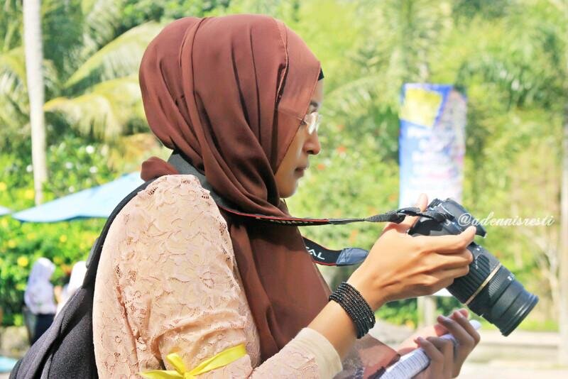 Aku penyayang binatang, seperti Bapak. Aku perempuan yang Kuat, seperti Ibu. Tapi aku bukan siapa-siapa dihadapanNya. Lalu aku cuma bisa sayang kamu saja!