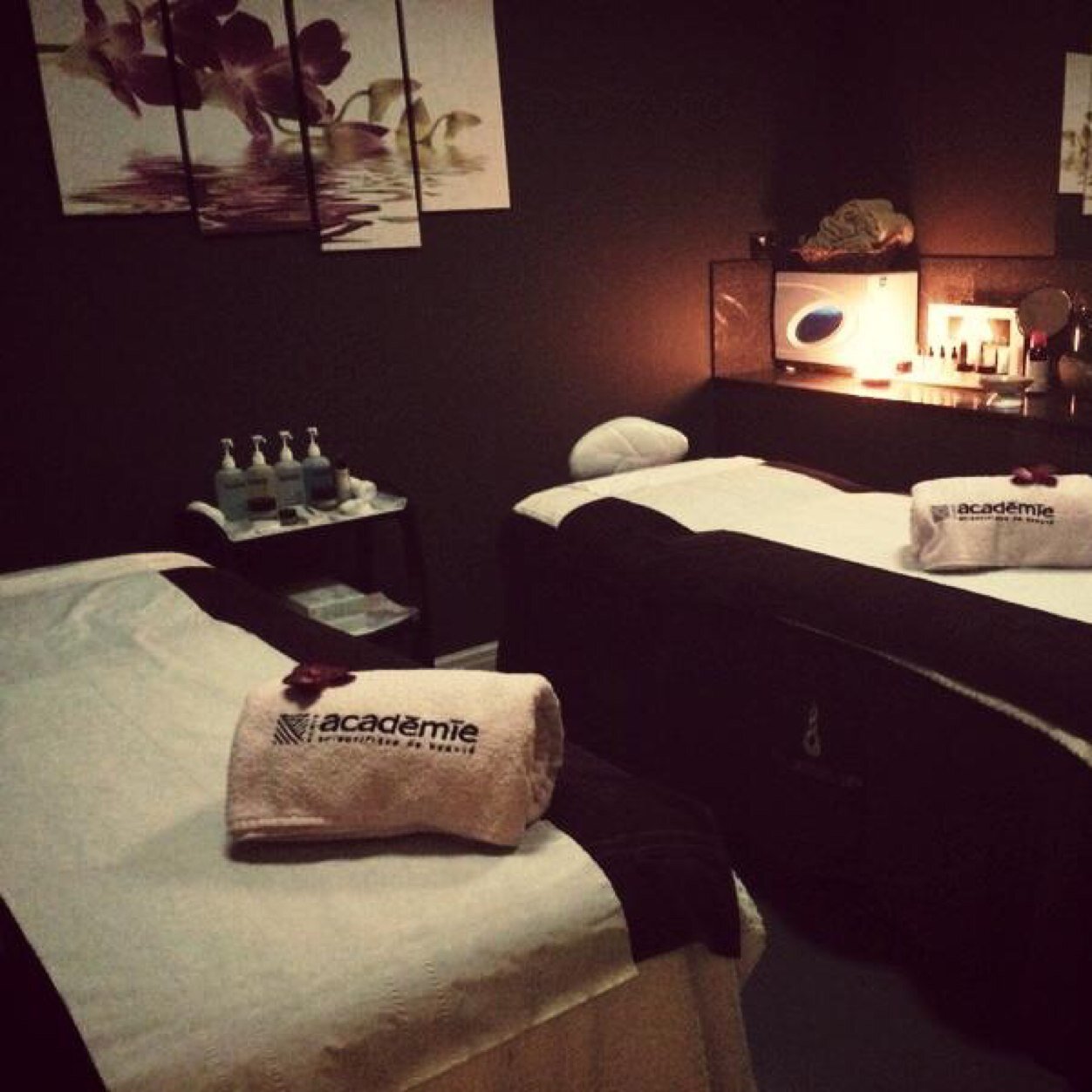 SixSensesSpaUK's profile picture. Blackpool FC Hotel Spa. 
First floor luxury spa. 
01253336592 
http://t.co/Z492wNHRlU Email:info@sixsensesspa.com