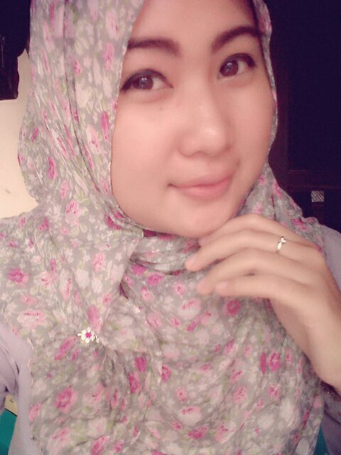 Keep calm and wear hijab ^^| always ♥papmam | always ♥@oviel_praja | mencoba hidup lebih baik itu lebih berarti dari pada mensia-sia kan nyaa ..
