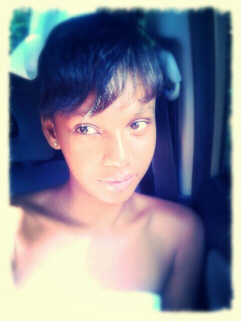 im short fun cute smart and i love blue :)