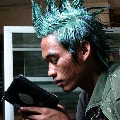 Berjanji gak malak lagi,gak nyolong lagi gak ngobat lagi.. mau nyari amal ibadah dan berbagi kebaikan via twitter. ( POKOK NYA MAU HIDUP BENER)