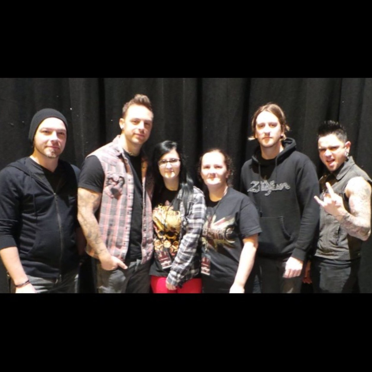 Bullet For My Valentine.. BEST BAND ALWAYS!!
BFMV MEET AND GREET: 03/12/13
Best day of my life!!!3
Thanks for making music.. Matt,Moose,Jay and Padge3