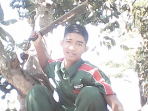 aku nyantai tapi naluri pembantai
aku brutal tapi punya moral
aku sadis tapi romantis