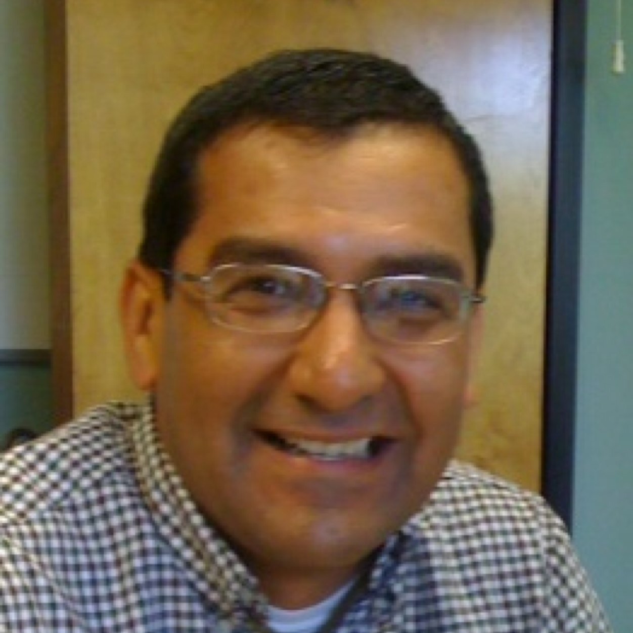 Technical advisor for startups in Silicon Valley. PhD in Industrial Engineering from the Engineering School of Navarre University in San Sebastian, Spain.