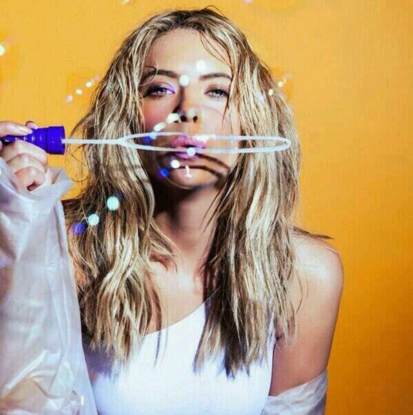 HechosBenson's profile picture. Acá vas a encontrar todo sobre la talentosa, bella e increíble Ashley Benson. {Primera cuenta sobre Ashley en español}