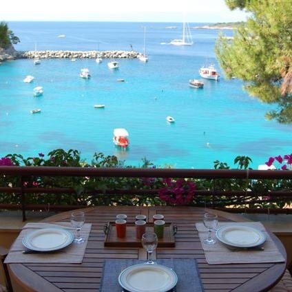 Seafront luxury Villas in Alonissos Greece #alonissos #greece #holiday #ig_week #alonissosisland #sporades #sporadesislands #greece💙 #marinenationalpark