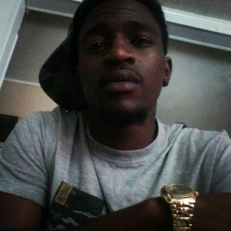 2G_lowkey's profile picture. GOD1st--- FAM 2nd     ( Outchea Tryin too Make a Dollar outta 15 cent$ )