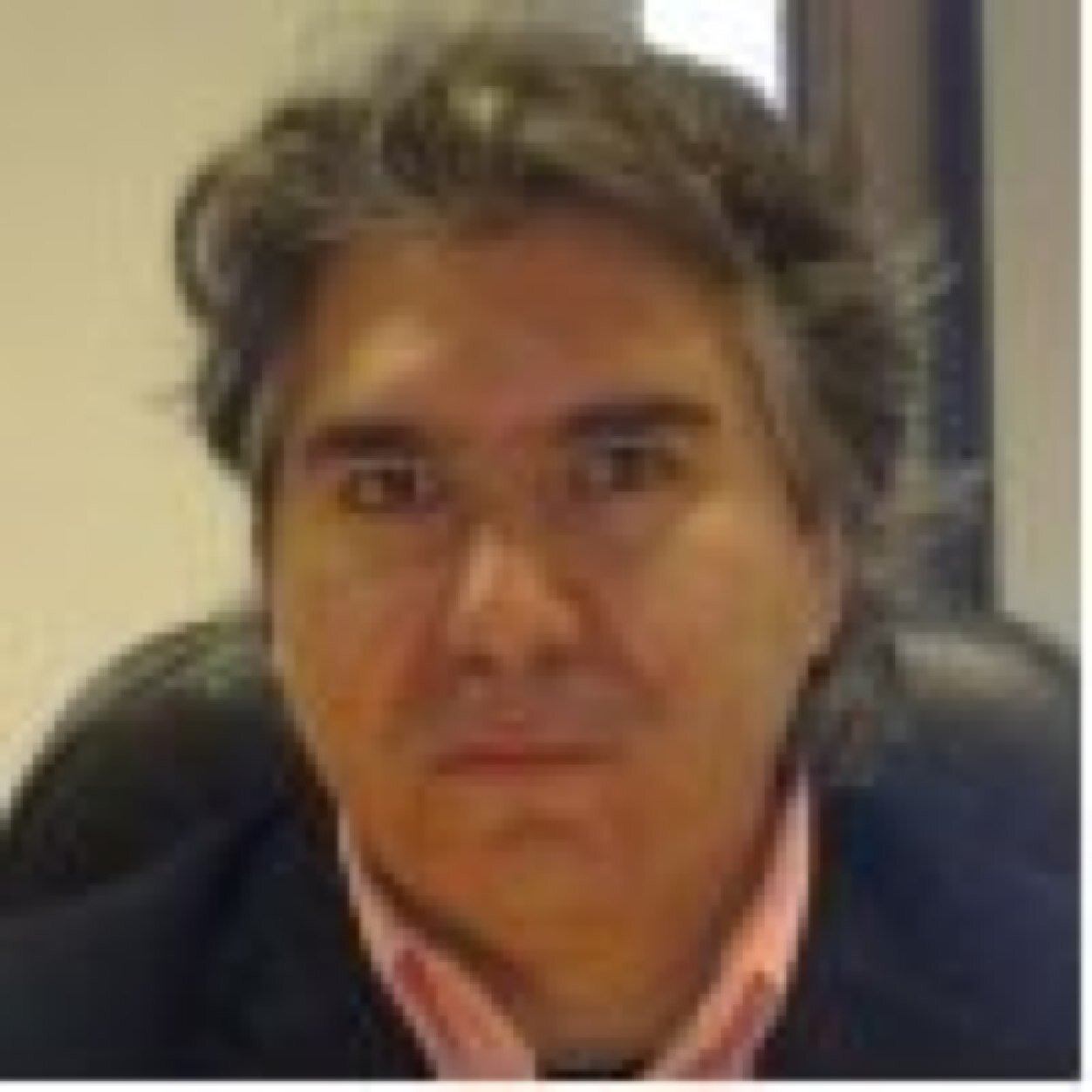 Onofrione's profile picture. A suitcase full of magic from the IT wizard