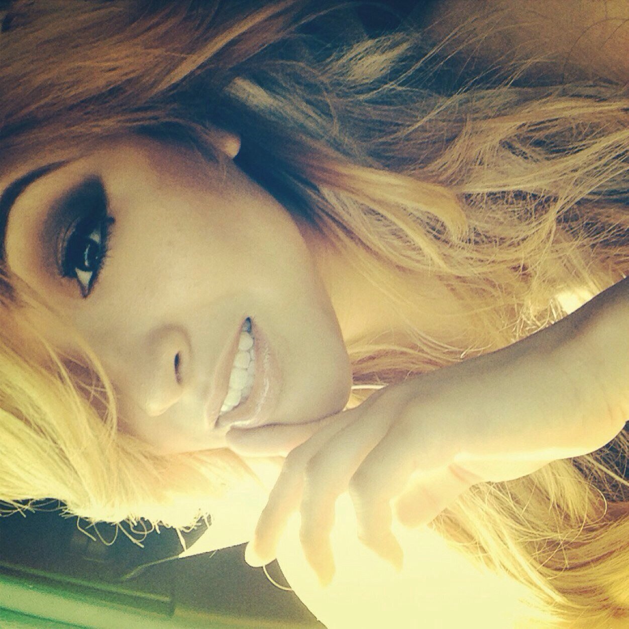 Back up for wallflowerrxo_ | 19 | bisexual | single | #teamfollowback