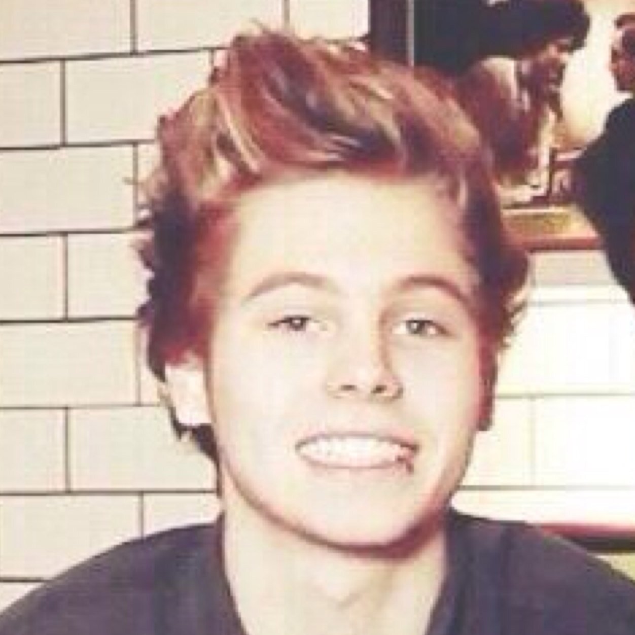 lukeirwinisbae's profile picture. You just got a free follow dont follow this account follow @ohsnapitzlucy