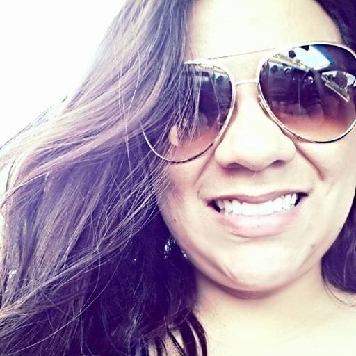 Paralegal, self proclaimed queen of crafts, mother to all lover to one, Im a little bit of glitter mixed with rock and roll!