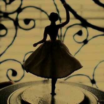 ﺟﻤﺎﻟﻰ ﻓﻰ ﻗﻮﻩ ﻋﻘﻠﻰ ﻭﺭﺯﺍﻧﻪ ﻓﻜﺮﻯ ﻭﻗﻮﺓ ﺻﻤﺘﻰ ﻭﺳﻜﻮﻧﻰ ﻓﻰ ﻏﻀﺒي تجدني هنا#بوح_الصمت 
        http://t.co/AbNmau1j4Z