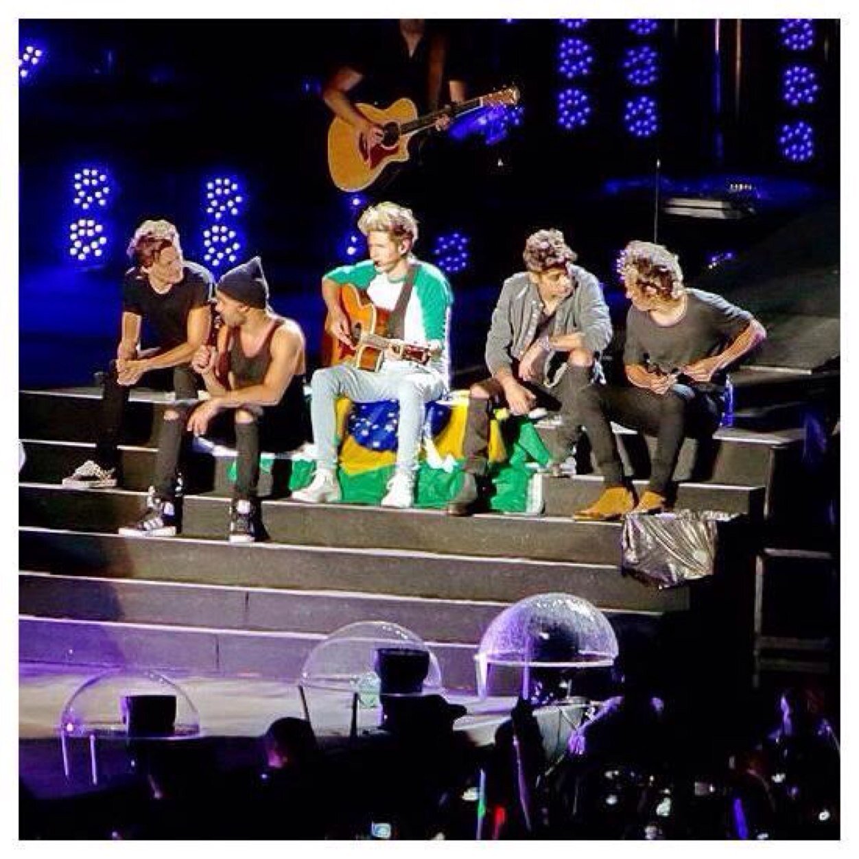 DIRECTIONER FOREVER ❤️❤️❤️❤️     Bitch please, eu moro na coxa do Héuri :3