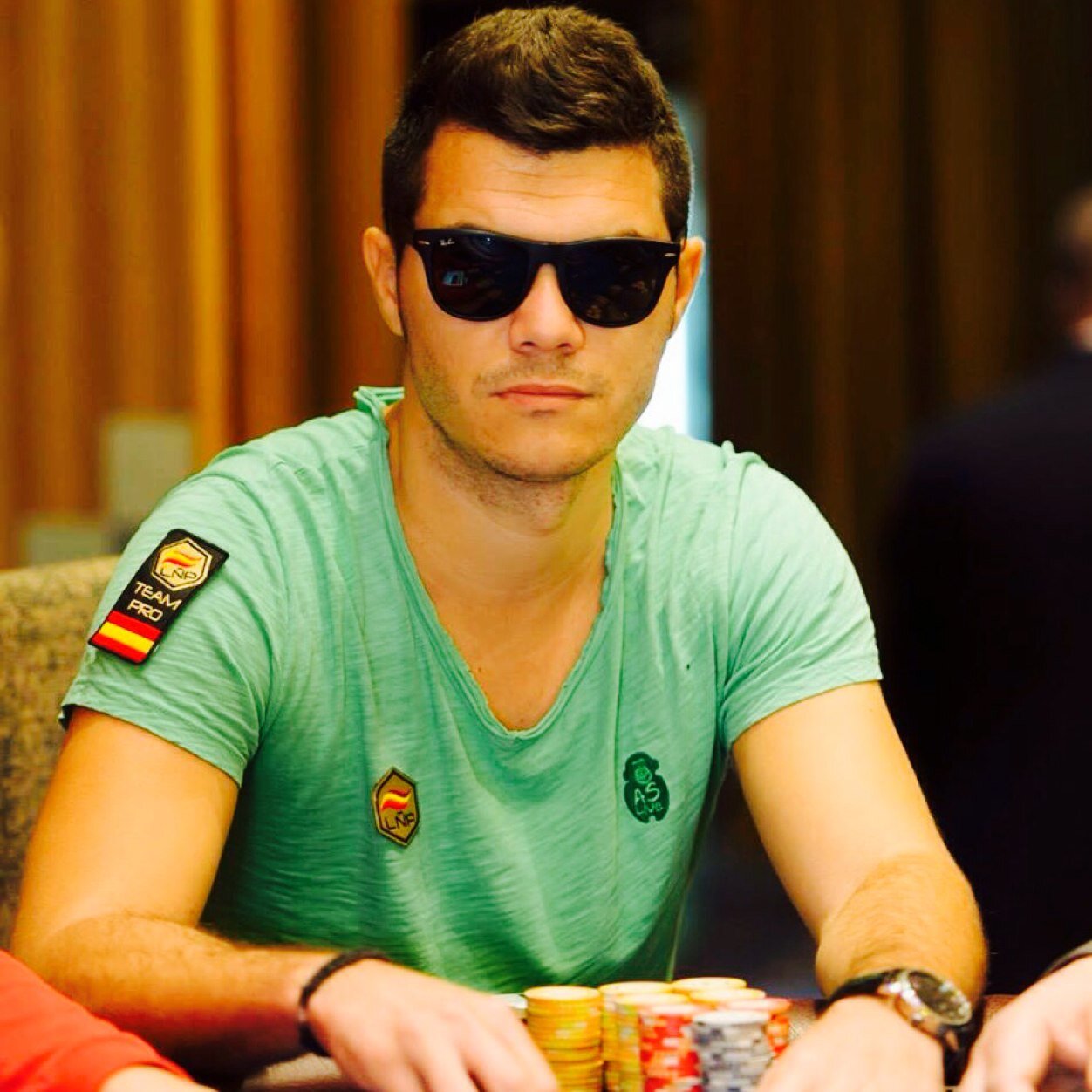 CEO @LigaEsPoker and fish poker player.