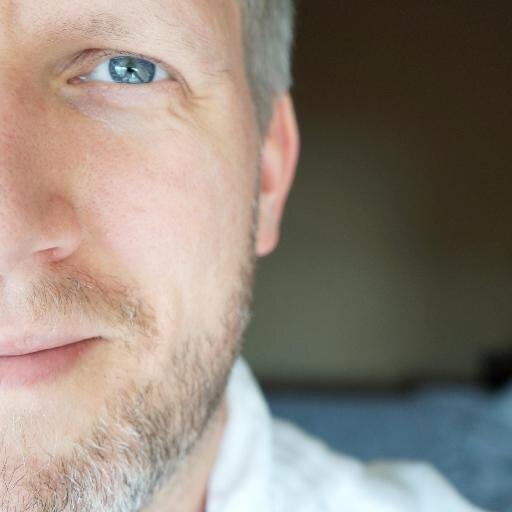 prof d'idées radicales @uqo. socio phd. no-nonsense. sound & visual artist. global traveller. bookworm. kenshi. veggie, bean, grain & shroom foodie (he/him)