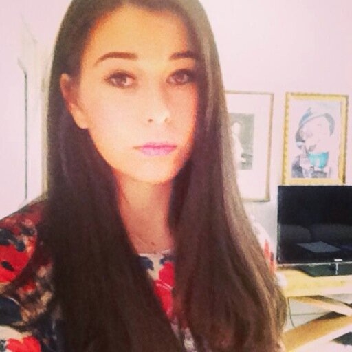 julieee2606's profile picture. 