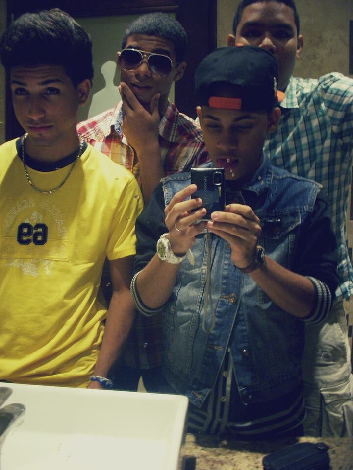 Actievo Metiendo Mas Manos Que Un Pulpo Pueto Pa Mi Musica ♥